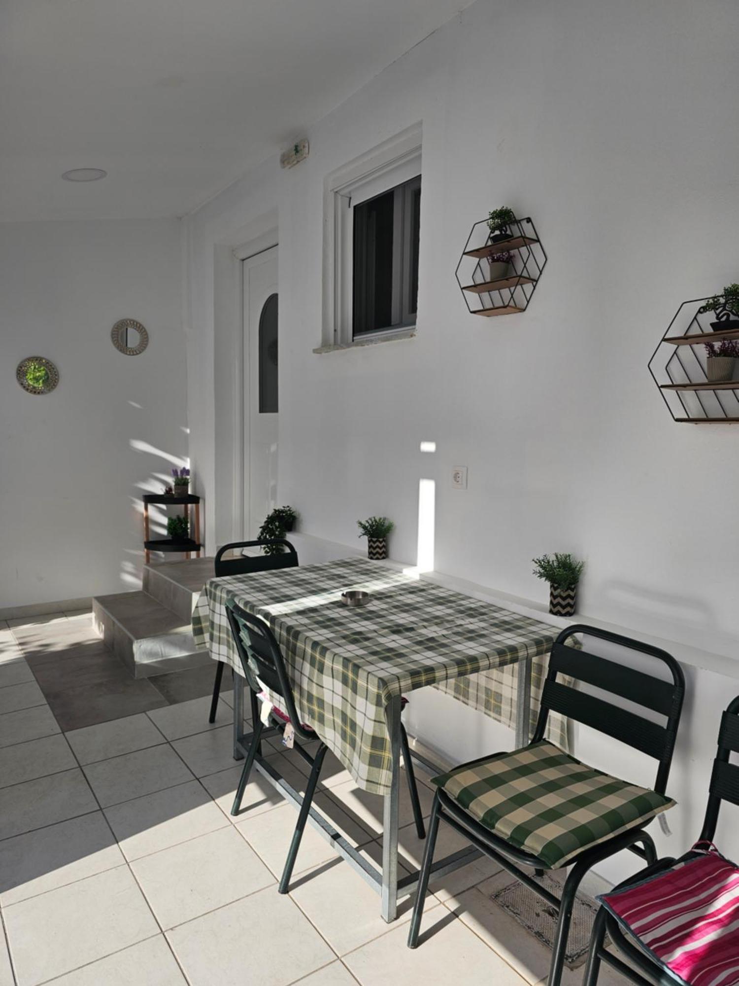 Errika Ypsos Exterior foto
